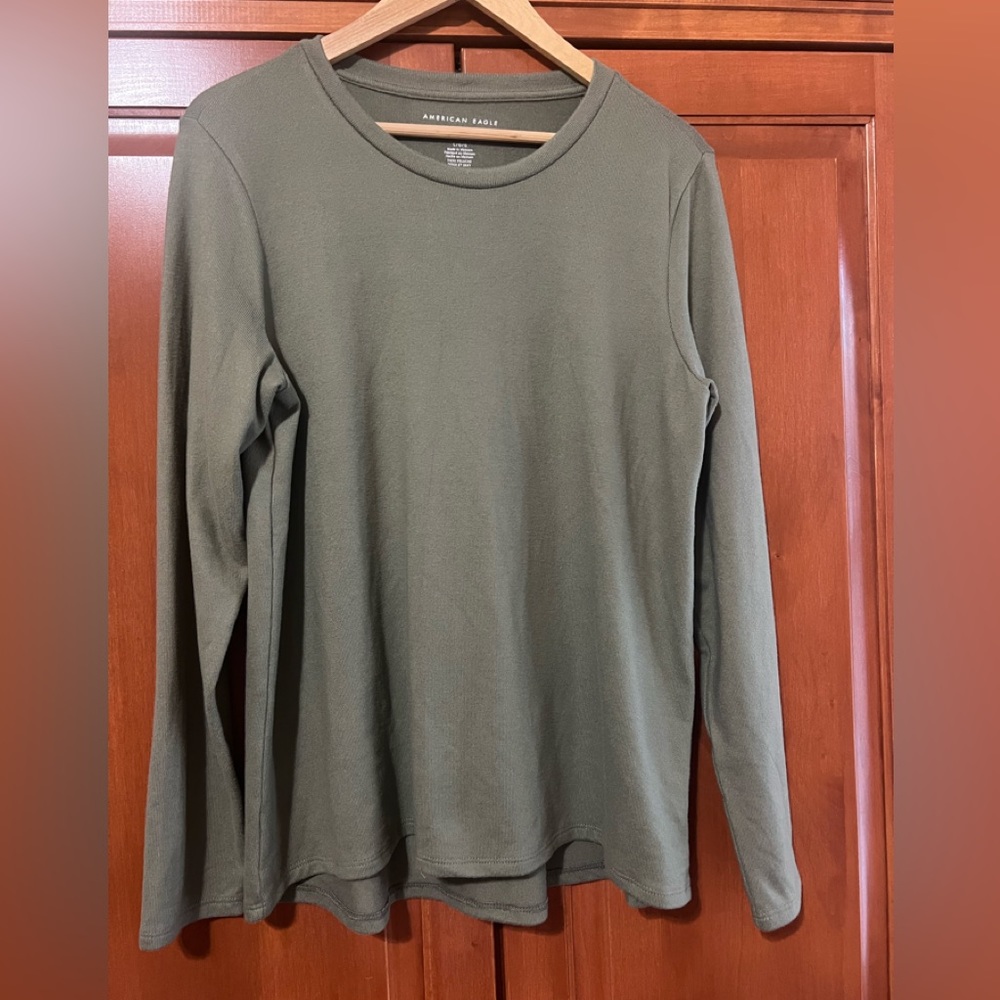 American Eagle Moss Green Long Sleeve Soft and Sexy Size Large NWT